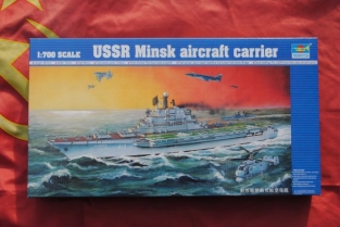 Trumpeter 05703 USSR MINSK Russian Navy Aircraft Carrier